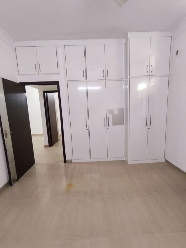 3 BHK for rent in Sector 10, Gurugram — semi-furnished — 2150 sq.ft
