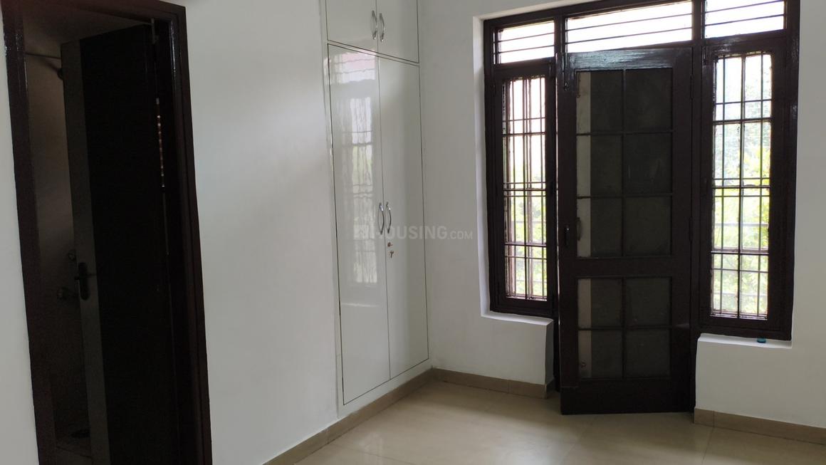 3 BHK for rent in Sector 10, Gurugram — semi-furnished — 2100 sq.ft