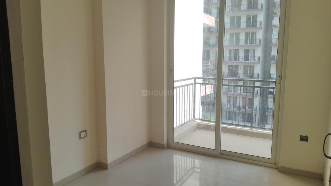3 BHK for rent in Sector 102, Gurugram — semi-furnished — 700 sq.ft — ROF Aalayas Phase 2