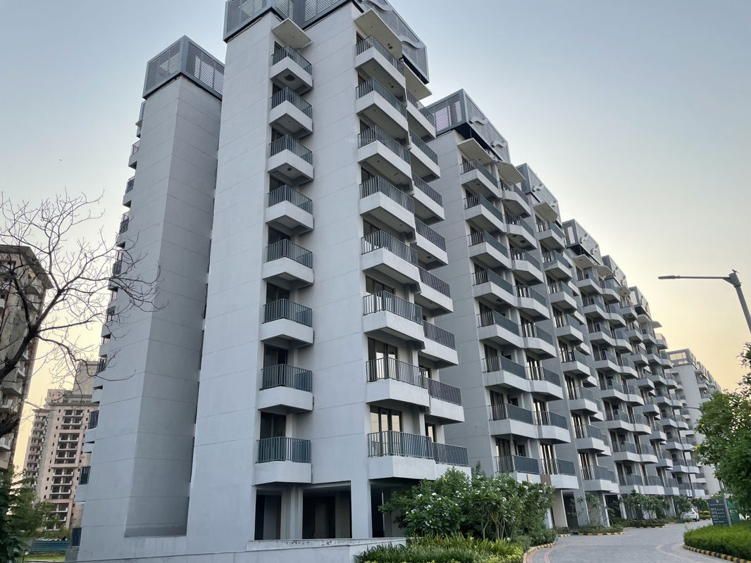 3 BHK for rent in Sector 104, Gurugram — semi-furnished — 1600 sq.ft — Hero Homes Gurgaon