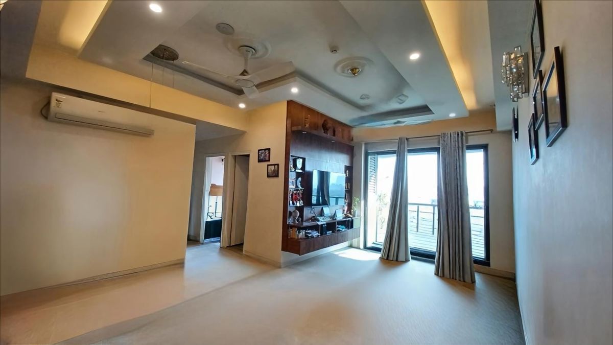 3 BHK for rent in Sector 106, Gurugram — semi-furnished — 1665 sq.ft — Paras Dews
