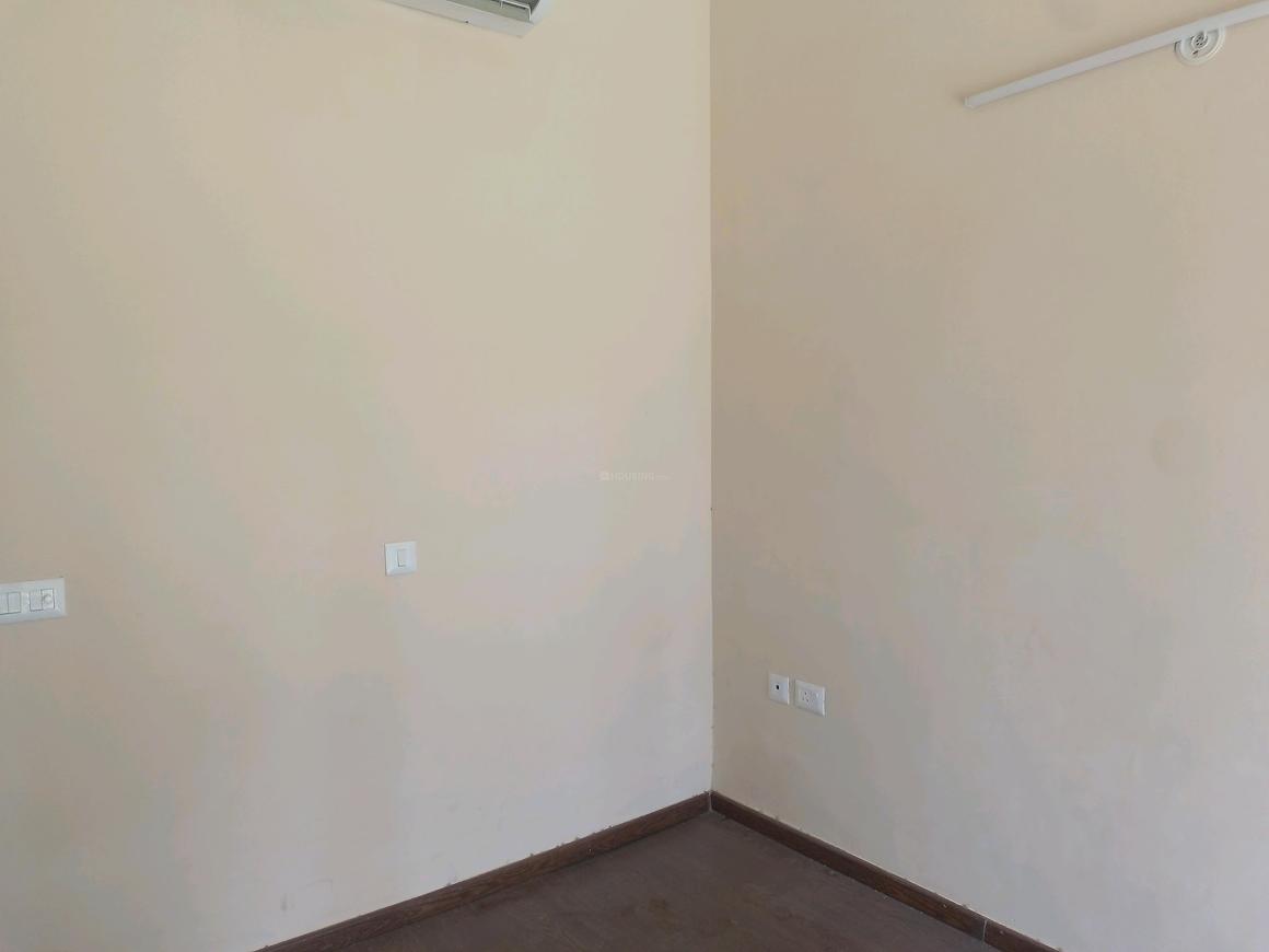 3 BHK for rent in Sector 106, Gurugram — semi-furnished — 1450 sq.ft — Paras Dews