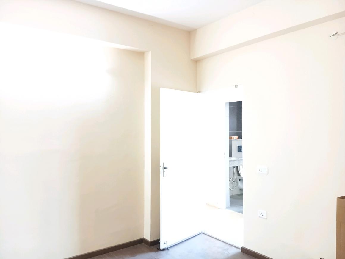 3 BHK for rent in Sector 106, Gurugram — semi-furnished — 1600 sq.ft — Paras Dews
