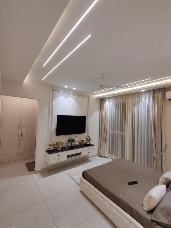3 BHK for rent in Sector 10a, Gurugram — semi-furnished — 1889 sq.ft