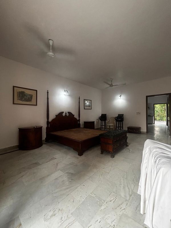 3 BHK for rent in Sector 10a, Gurugram — furnished — 160 sq.ft