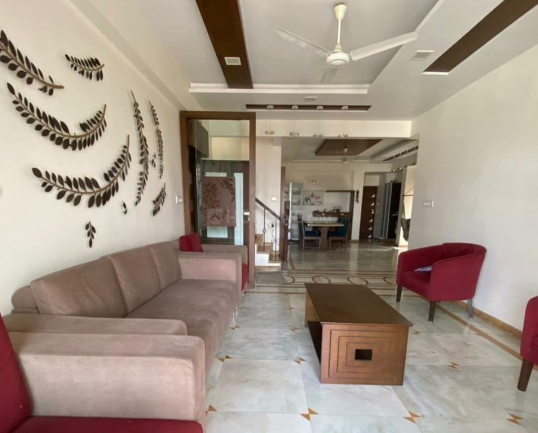 3 BHK for rent in Sector 110A, Gurugram — semi-furnished — 1850 sq.ft — Mahindra Aura