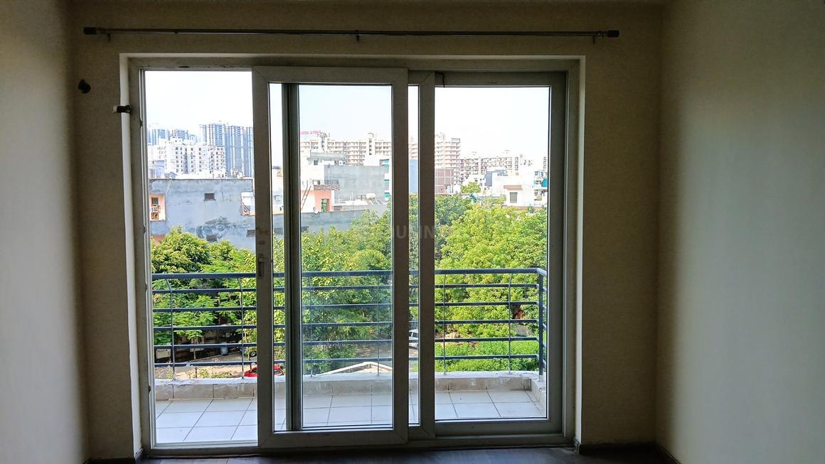 3 BHK for rent in Sector 110A, Gurugram — semi-furnished — 2042 sq.ft — Mahindra Aura