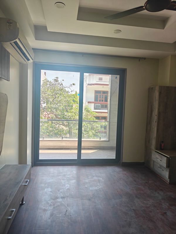 3 BHK for rent in Sector 14, Gurugram — furnished — 270 sq.ft