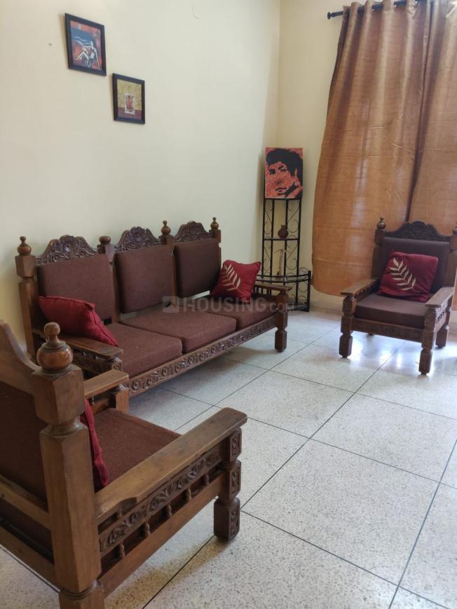 3 BHK for rent in Sector 14, Gurugram — semi-furnished — 1550 sq.ft