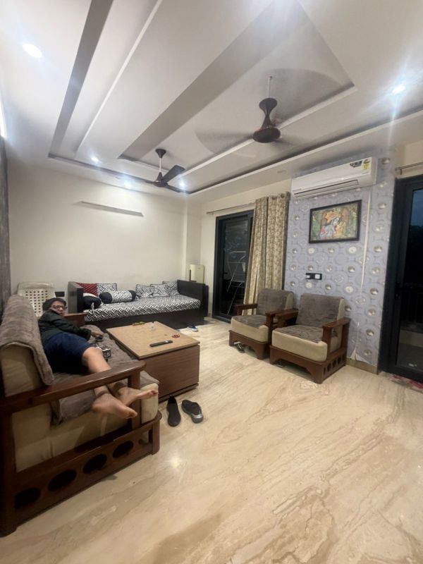 3 BHK for rent in Sector 15, Gurugram — semi-furnished — 2000 sq.ft