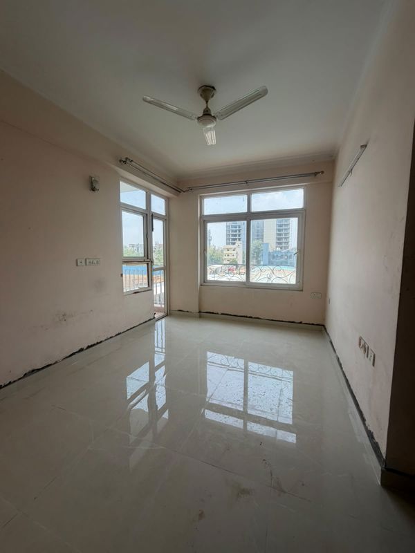 3 BHK for rent in Sector 15, Gurugram — semi-furnished — 2000 sq.ft — Maxworth Premier Urban