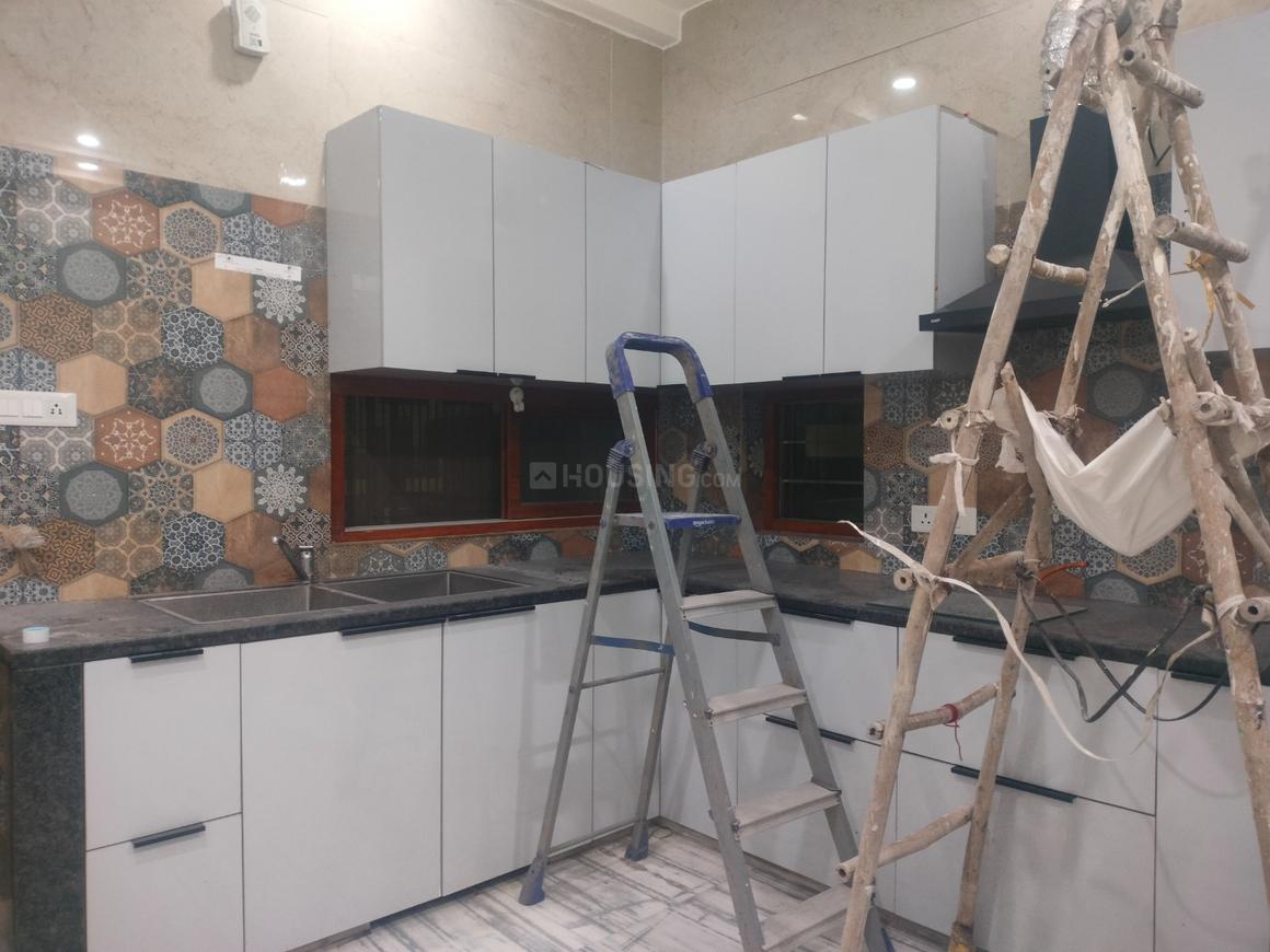 3 BHK for rent in Sector 15, Gurugram — semi-furnished — 1350 sq.ft