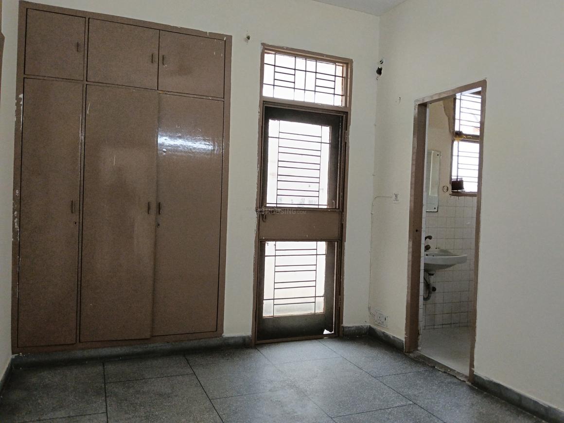 3 BHK for rent in Sector 15, Gurugram — semi-furnished — 1300 sq.ft — CGHS Rail Vihar