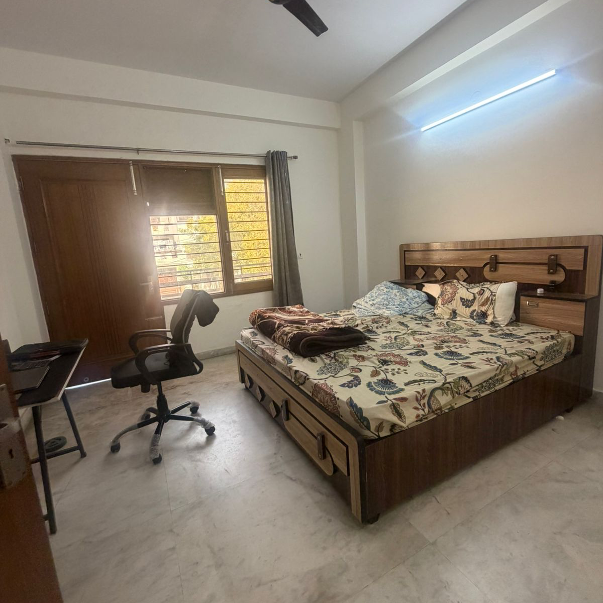 3 BHK for rent in Sector 15 ii, Gurugram — semi-furnished — 2700 sq.ft