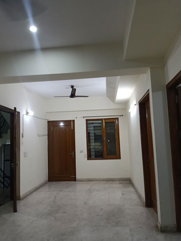 3 BHK for rent in Sector 15i, Gurugram — semi-furnished — 2000 sq.ft