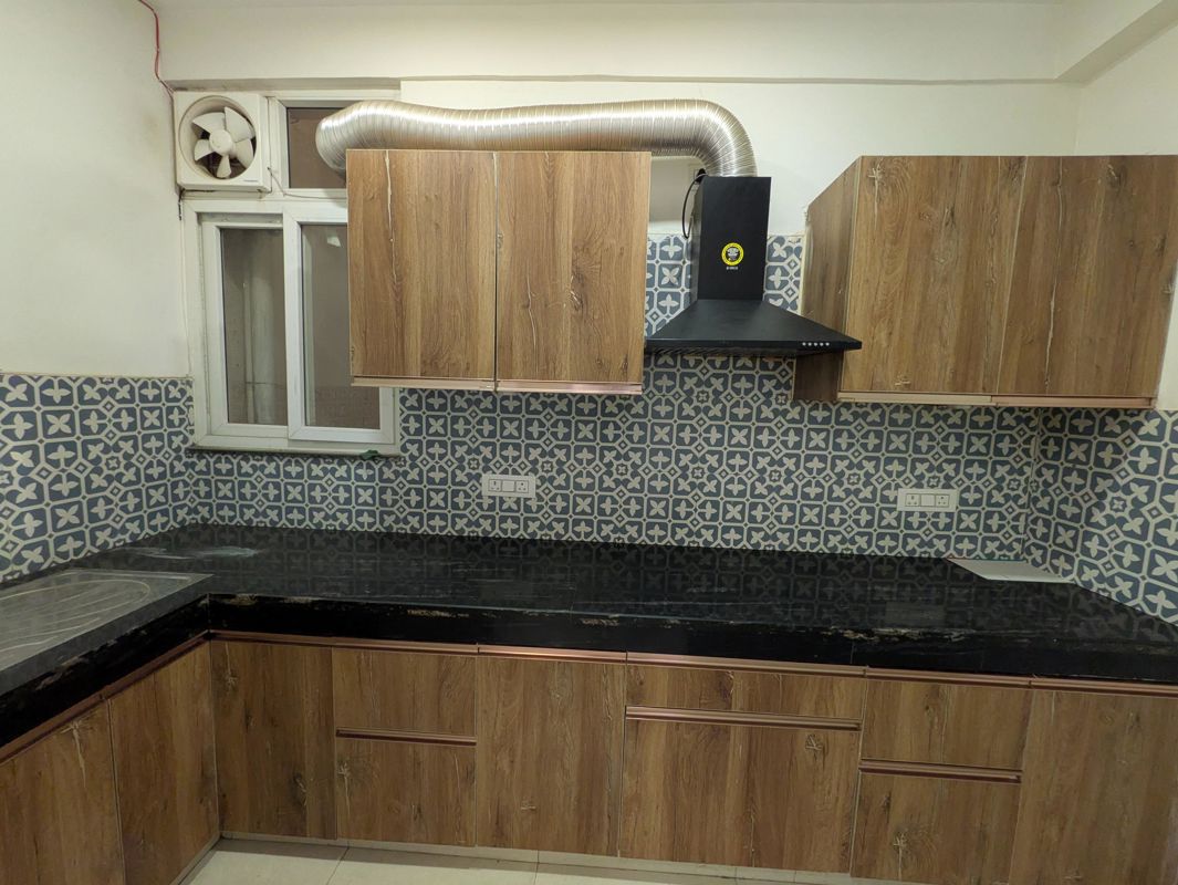 3 BHK for rent in Sector 21, Gurugram — semi-furnished — 1600 sq.ft