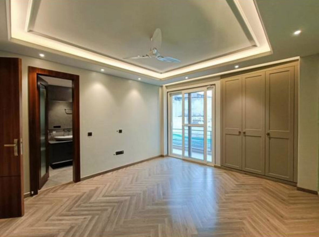 3 BHK for rent in Sector 21, Gurugram — semi-furnished — 1550 sq.ft
