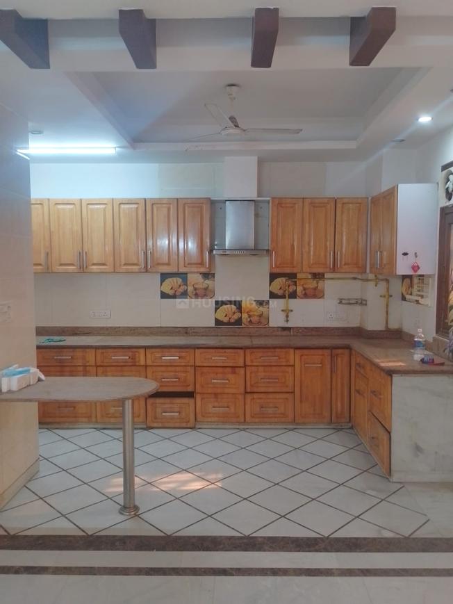 3 BHK for rent in Sector 21, Gurugram — semi-furnished — 1850 sq.ft