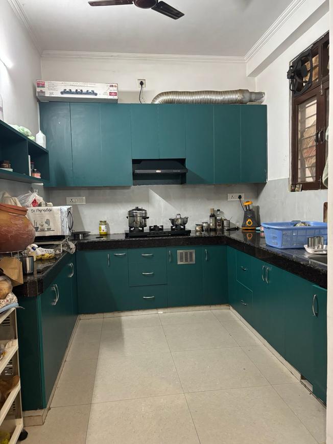 3 BHK for rent in Sector 22, Gurugram — semi-furnished — 1700 sq.ft