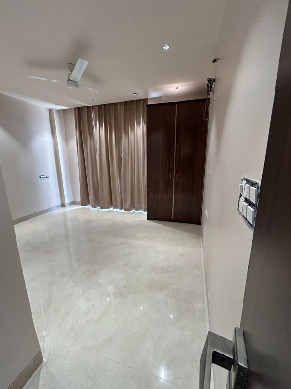 3 BHK for rent in Sector 22b, Gurugram — semi-furnished — 1800 sq.ft