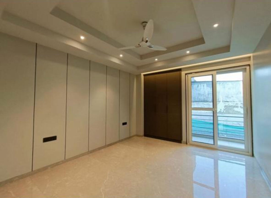 3 BHK for rent in Sector 23, Gurugram — semi-furnished — 1600 sq.ft