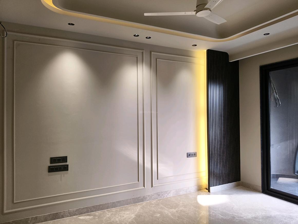 3 BHK for rent in Sector 23, Gurugram — semi-furnished — 2100 sq.ft