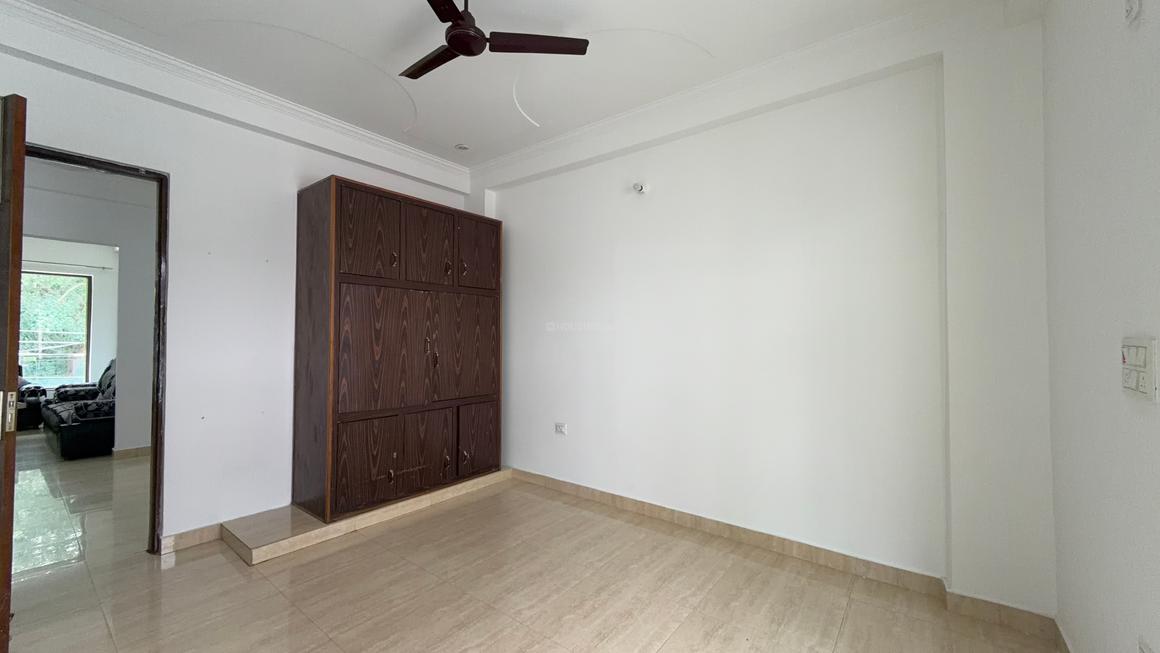 3 BHK for rent in Sector 23, Gurugram — semi-furnished — 1650 sq.ft