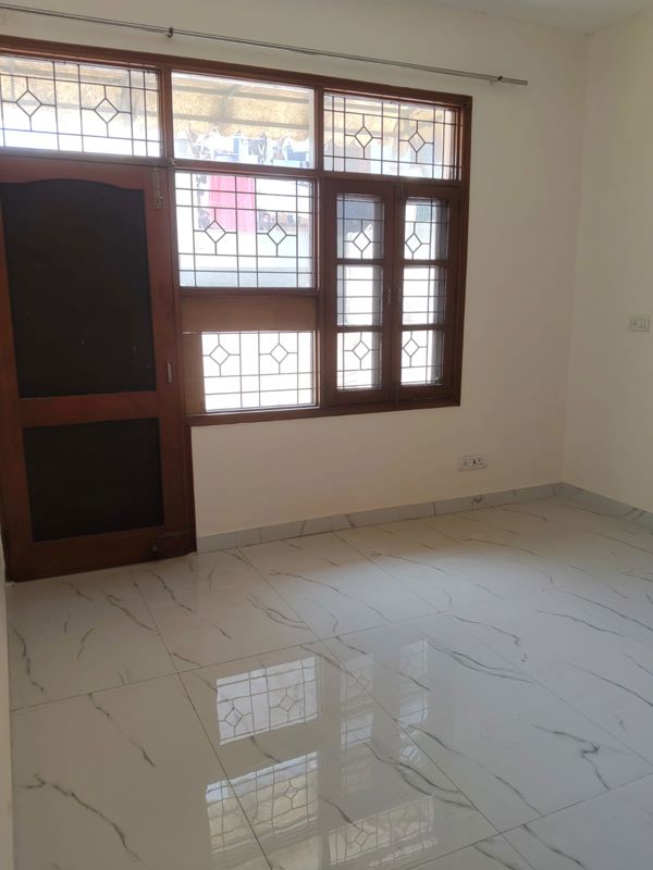 3 BHK for rent in Sector 23, Gurugram — semi-furnished — 1800 sq.ft