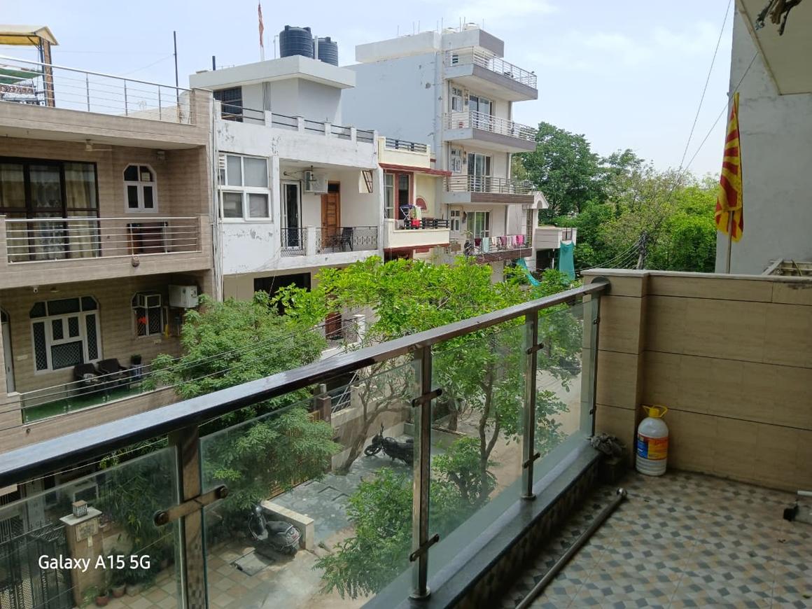 3 BHK for rent in Sector 23A, Gurugram — semi-furnished — 2500 sq.ft