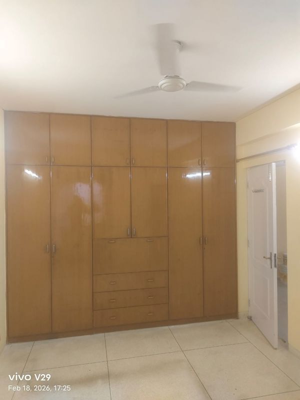 3 BHK for rent in Sector 24, Gurugram — semi-furnished — 1490 sq.ft — DLF Belvedere Towers
