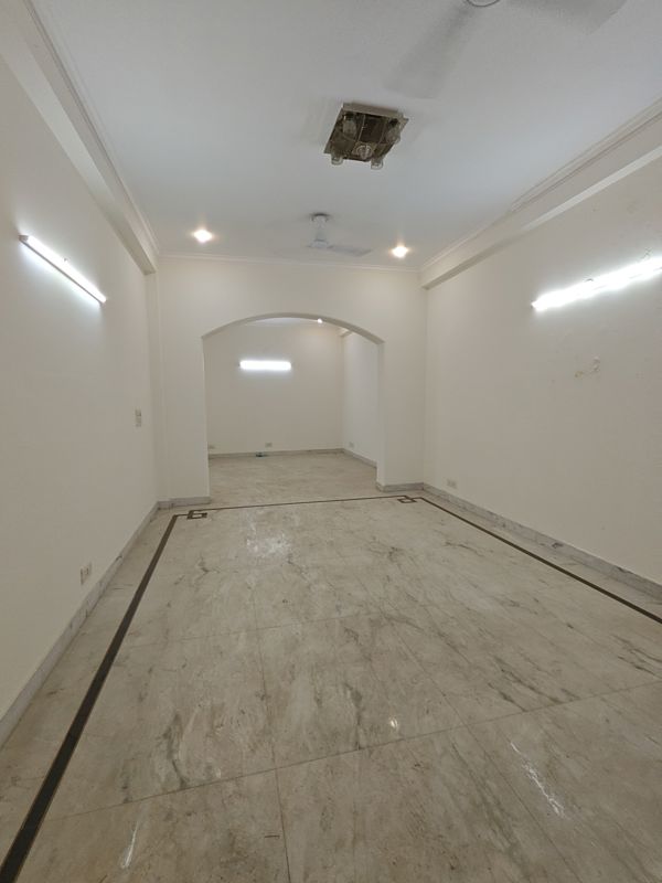 3 BHK for rent in Sector 27, Gurugram — semi-furnished — 263 sq.ft — Ansal Sushant Shopping Arcade