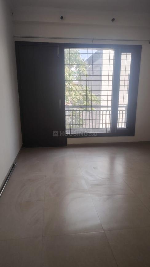 3 BHK for rent in Sector 27, Gurugram — semi-furnished — 2000 sq.ft