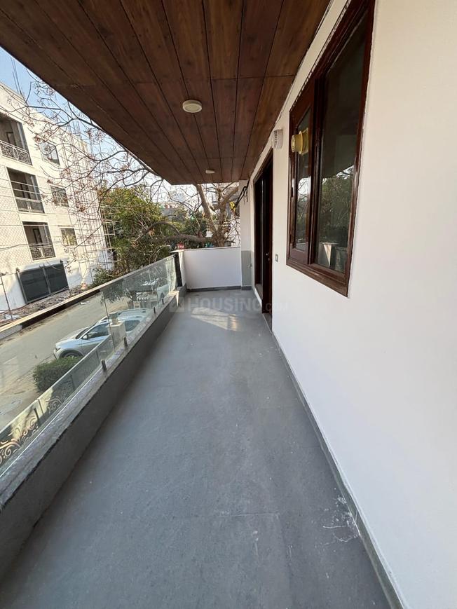 3 BHK for rent in Sector 27, Gurugram — semi-furnished — 2300 sq.ft