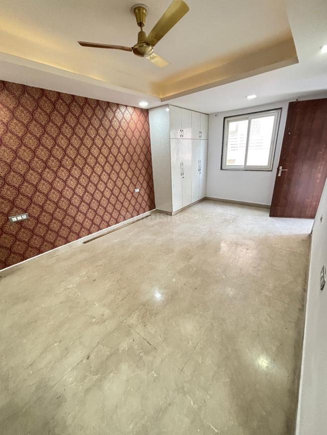 3 BHK for rent in Sector 27, Gurugram — semi-furnished — 2000 sq.ft