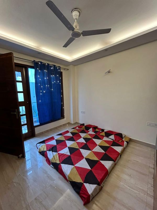 3 BHK for rent in Sector 27, Gurugram — semi-furnished — 2000 sq.ft
