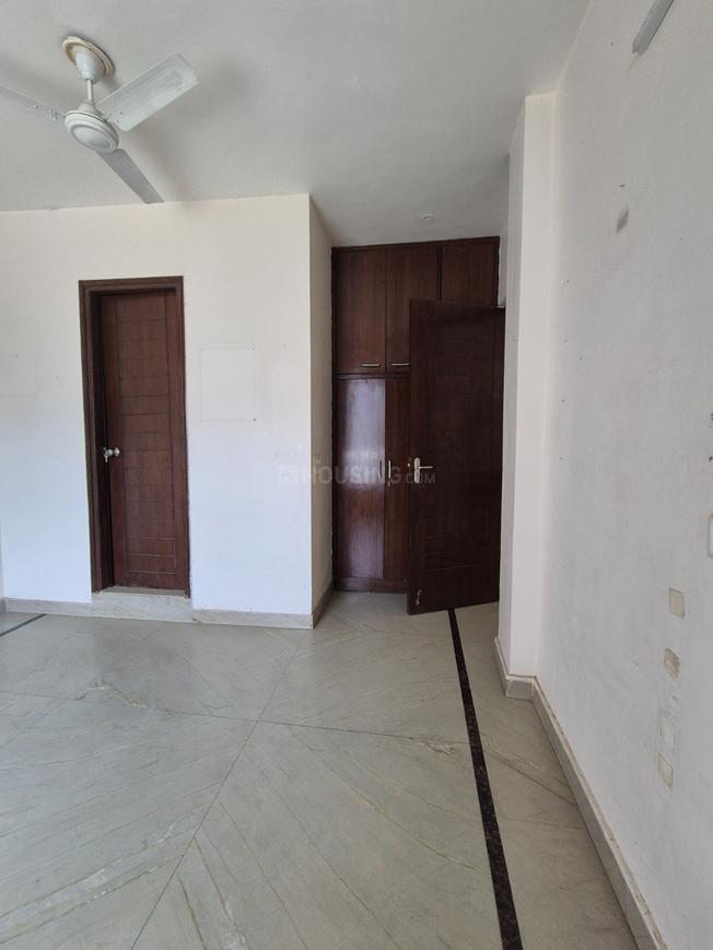 3 BHK for rent in Sector 28, Gurugram — semi-furnished — 1650 sq.ft