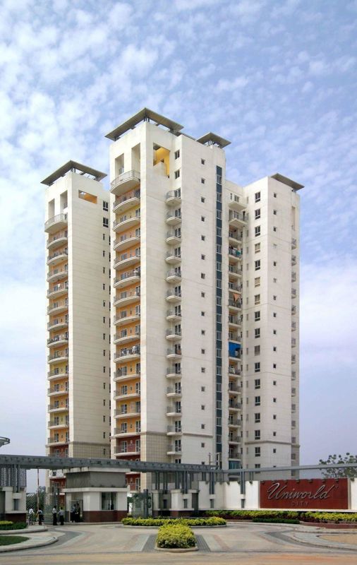 3 BHK for rent in Sector 30, Gurugram — semi-furnished — 2400 sq.ft — Unitech Uniworld City