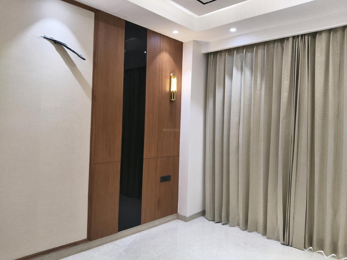 3 BHK for rent in Sector 31, Gurugram — semi-furnished — 1800 sq.ft