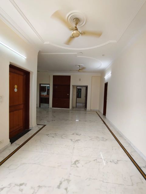 3 BHK for rent in Sector 31, Gurugram — semi-furnished — 250 sq.ft — Birla Arika