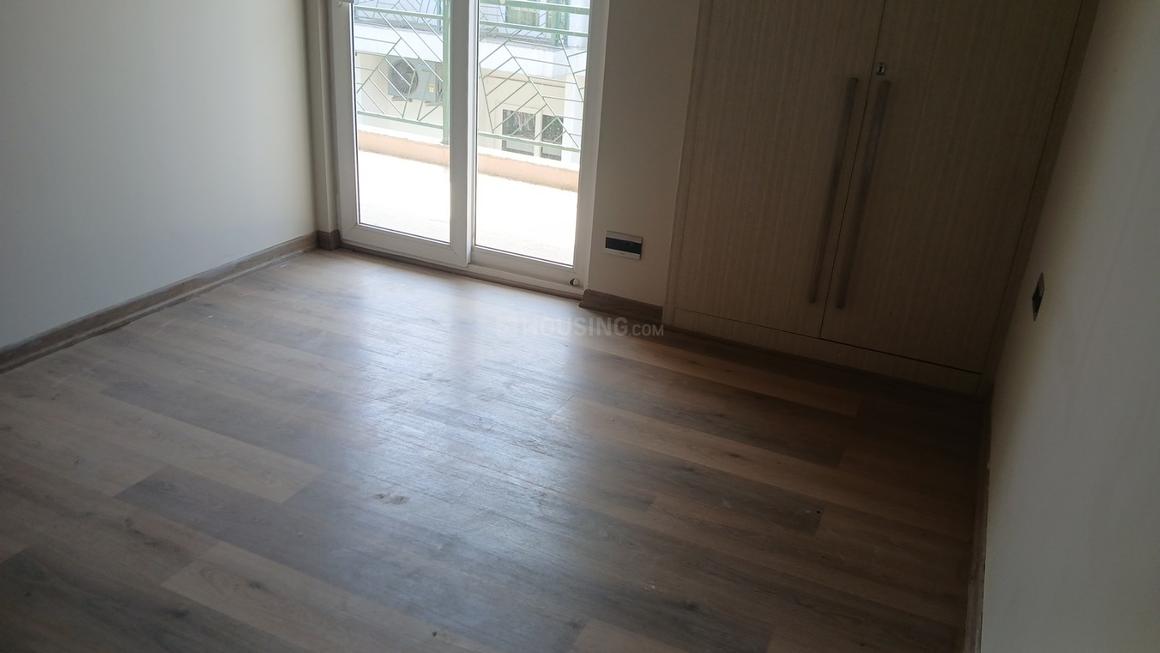 3 BHK for rent in Sector 32, Gurugram — semi-furnished — 1093 sq.ft — Central Park Flamingo Floors