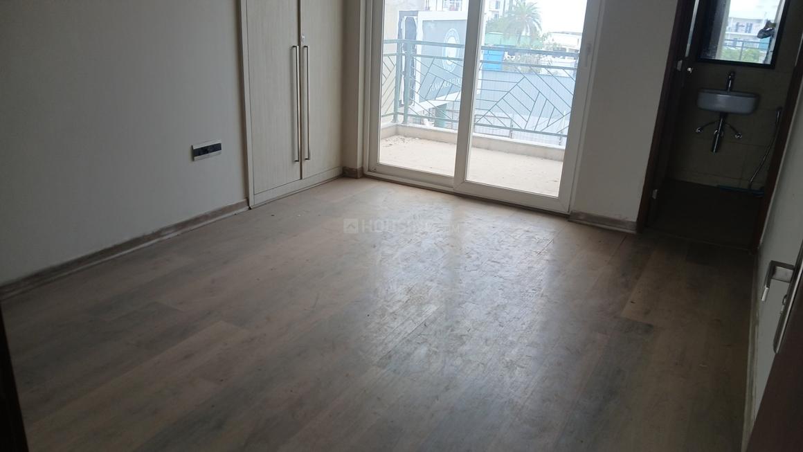 3 BHK for rent in Sector 32, Gurugram — semi-furnished — 1093 sq.ft — Central Park Flamingo Floors