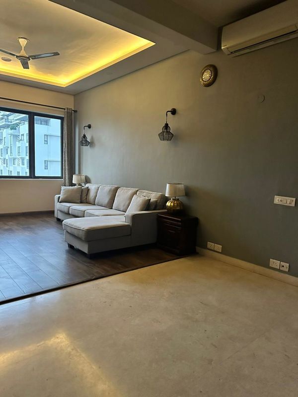 3 BHK for rent in Sector 33, Gurugram — semi-furnished — 1550 sq.ft — Unitech The Residences Gurgaon