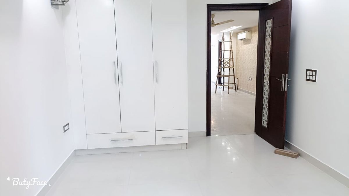 3 BHK for rent in Sector 33, Gurugram — semi-furnished — 1550 sq.ft — Unitech The Residences Sector 33