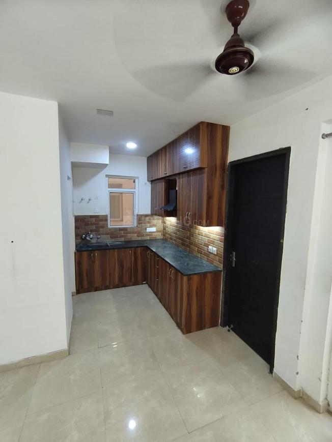 3 BHK for rent in Sector 33, Gurugram — semi-furnished — 1093 sq.ft — Central Park Flower Valley