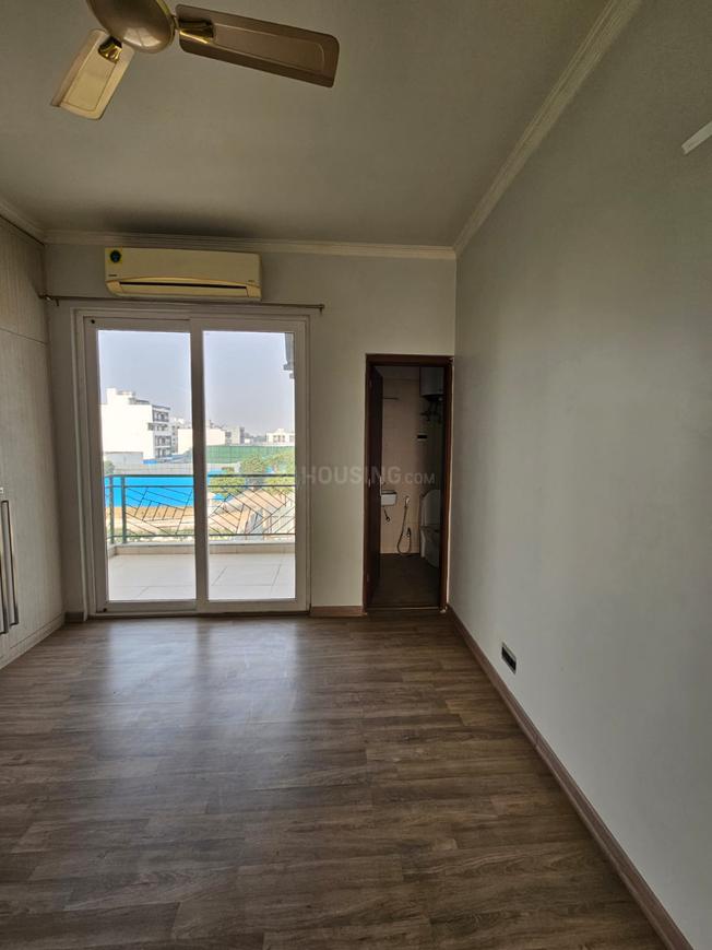 3 BHK for rent in Sector 33, Gurugram — semi-furnished — 1230 sq.ft — Central Park Cerise Floors