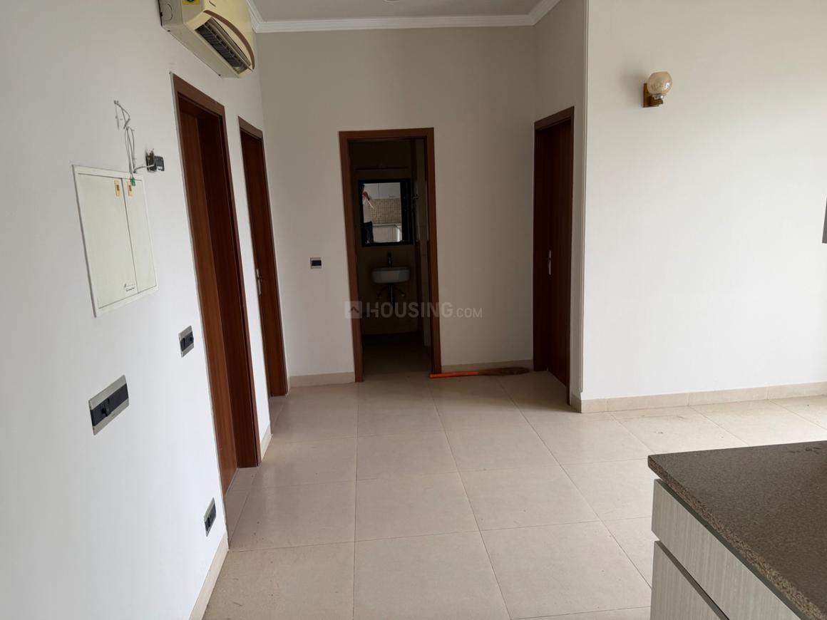 3 BHK for rent in Sector 33, Gurugram — semi-furnished — 2500 sq.ft — Central Park Flower Valley