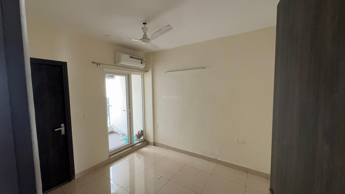 3 BHK for rent in Sector 33, Gurugram — semi-furnished — 1370 sq.ft — Breez Global Heights