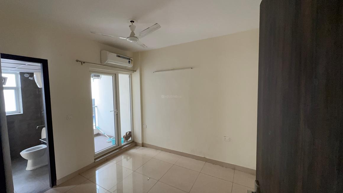 3 BHK for rent in Sector 33, Gurugram — semi-furnished — 1270 sq.ft — Breez Global Heights