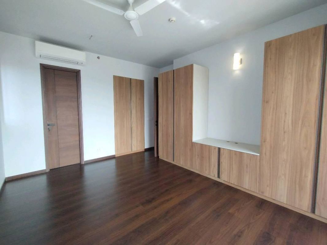 3 BHK for rent in Sector 36a, Gurugram — semi-furnished — 2568 sq.ft — Krisumi Waterfall Suites