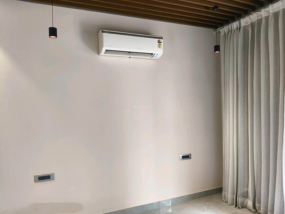 3 BHK for rent in Sector 39, Gurugram — semi-furnished — 2350 sq.ft — CGHS Milan